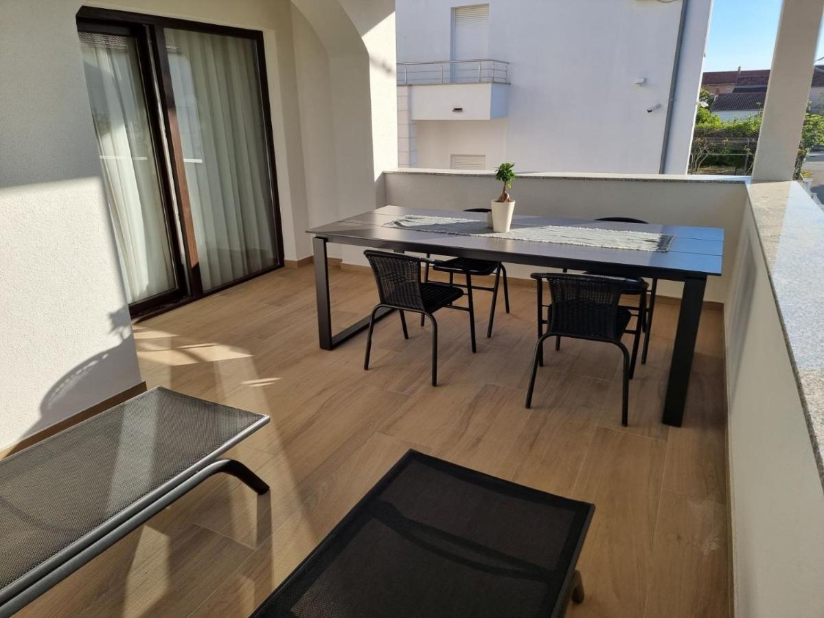 Apartments Amfa Biograd Na Moru Exterior foto